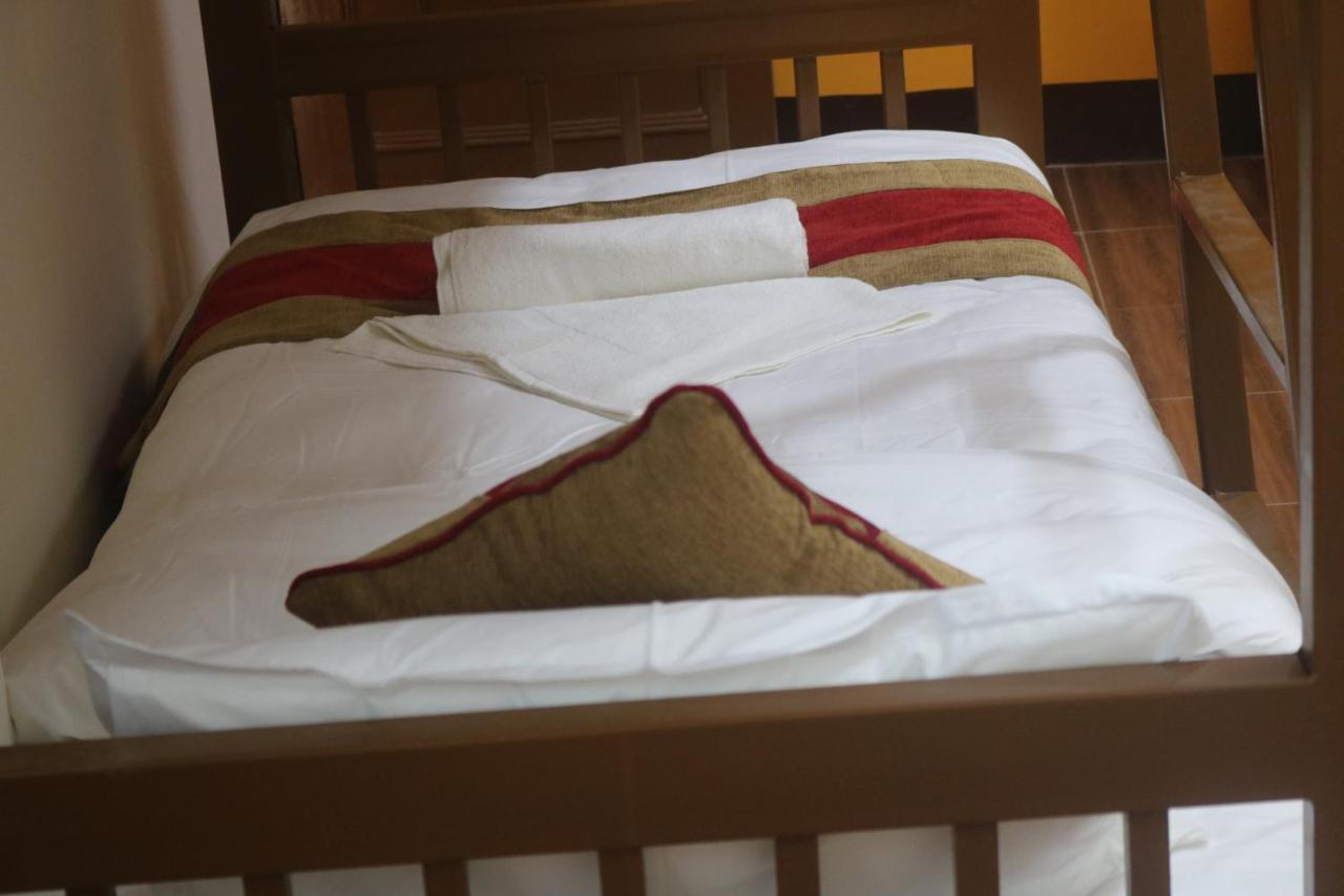 Nepalaya Home Hostel カトマンズ エクステリア 写真