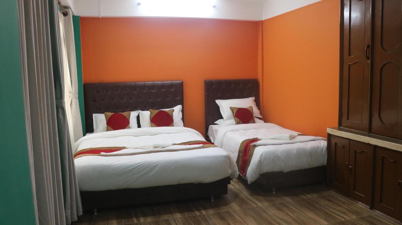 Nepalaya Home Hostel カトマンズ エクステリア 写真