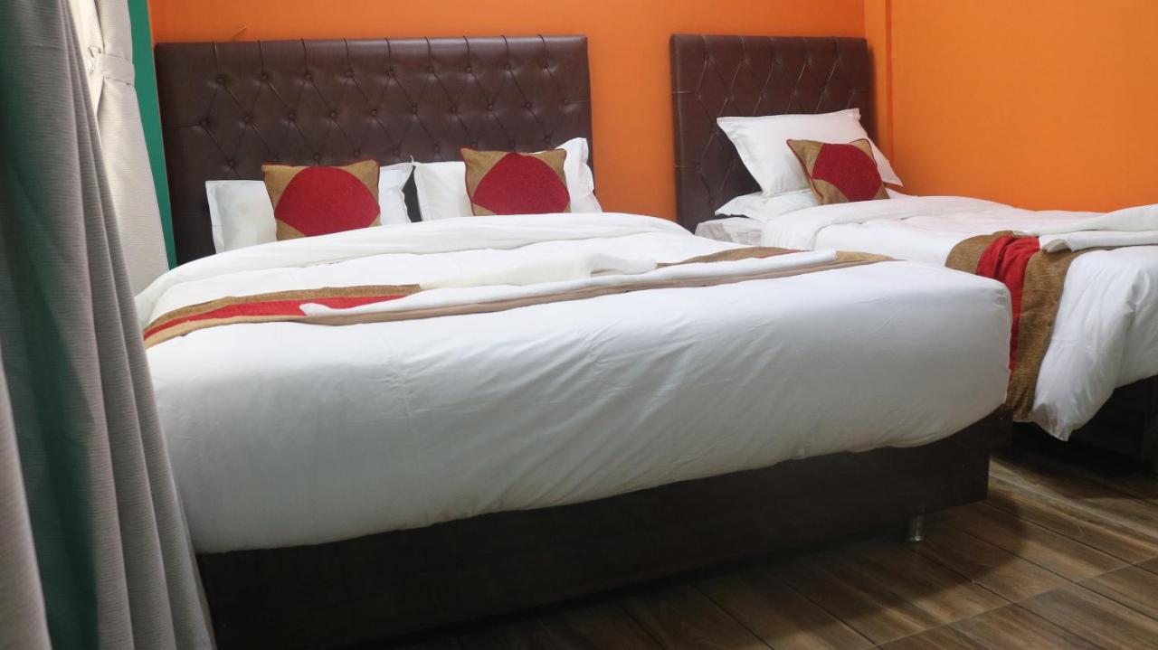 Nepalaya Home Hostel カトマンズ エクステリア 写真
