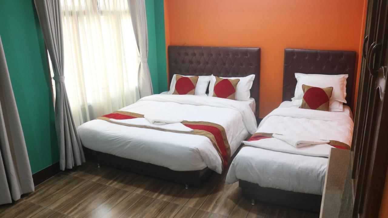 Nepalaya Home Hostel カトマンズ エクステリア 写真