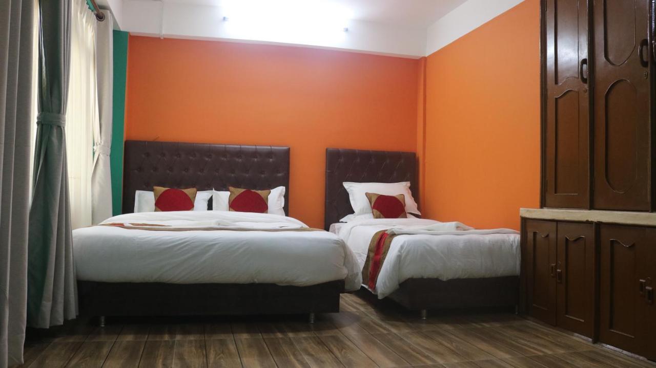 Nepalaya Home Hostel カトマンズ エクステリア 写真