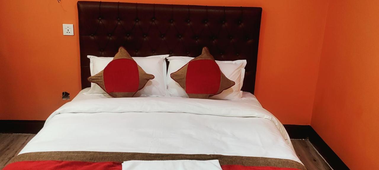 Nepalaya Home Hostel カトマンズ エクステリア 写真