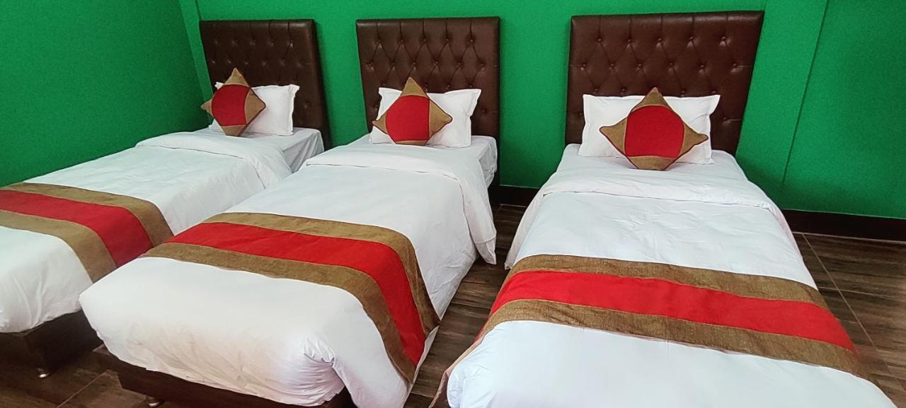 Nepalaya Home Hostel カトマンズ エクステリア 写真