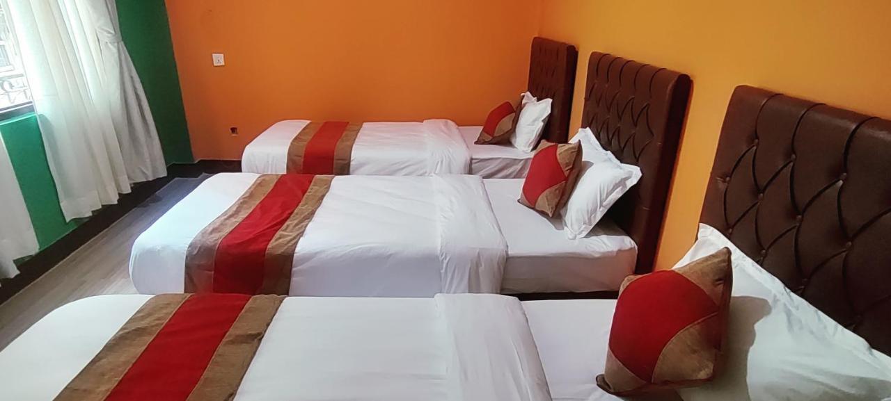 Nepalaya Home Hostel カトマンズ エクステリア 写真