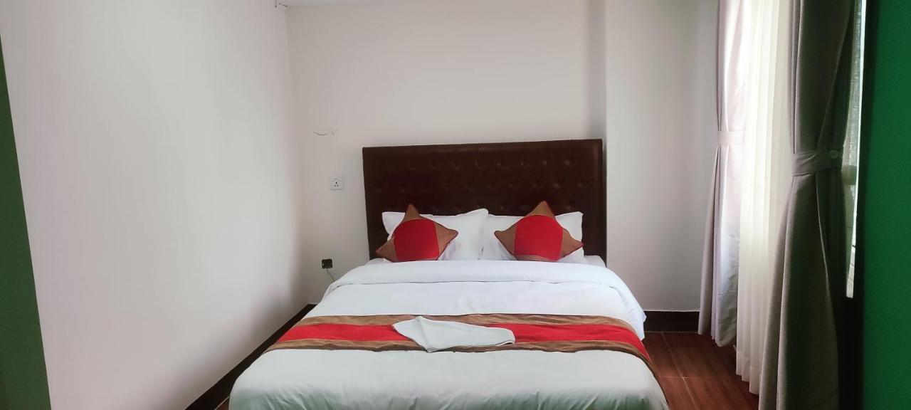 Nepalaya Home Hostel カトマンズ エクステリア 写真